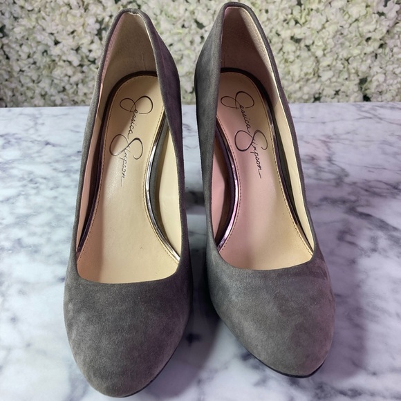 Jessica Simpson Shoes - Jessica Simpson round toe Pumps with Chunky Heel
